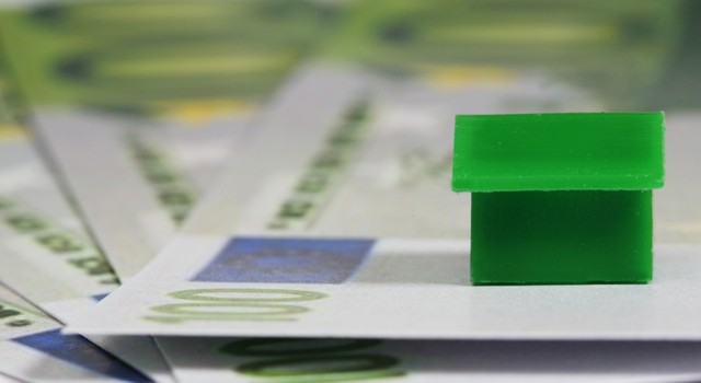 https://depi-prd.s3.amazonaws.com/filer_public_thumbnails/filer_public/79/b1/79b183ee-cf29-42b2-b3ee-6e031cd6cd9d/depi_haus_euro_gruen_1.jpg__640x350_q90_crop-smart_subsampling-2.jpg