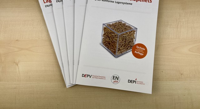 https://depi-prd.s3.amazonaws.com/filer_public_thumbnails/filer_public/dd/d0/ddd0ec3b-3f3a-4e19-b604-cad5e141c63d/depi_lagerbroschuere_aufgefaechert.jpg__640x350_q90_crop-smart_subject_location-1470%2C1960_subsampling-2.jpg